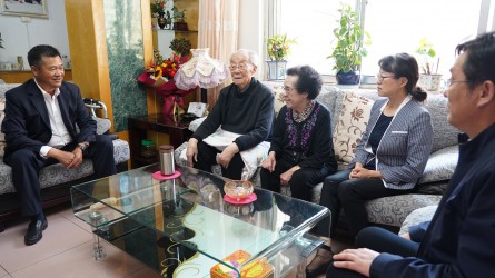 集團公司領(lǐng)導走訪慰問老干部