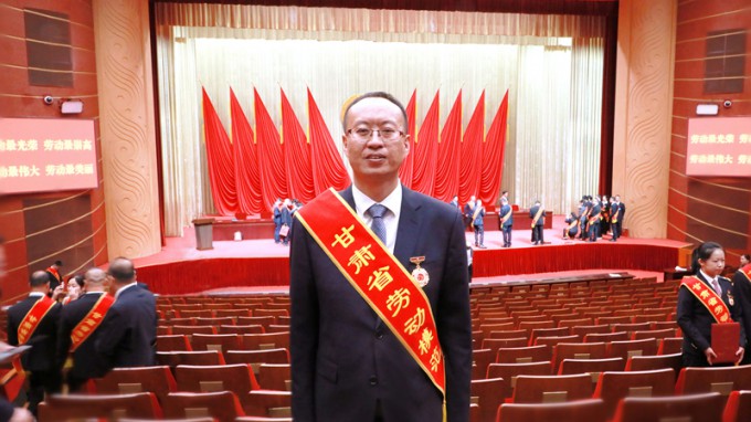 讓奮斗成為青春底色，為隴原水利繪就藍圖 | 記甘肅省勞動模范李長春